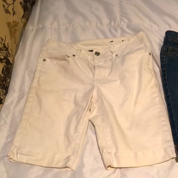 Lot of 2 denim cuffed shorts size 4 - Picture 2 of 3
